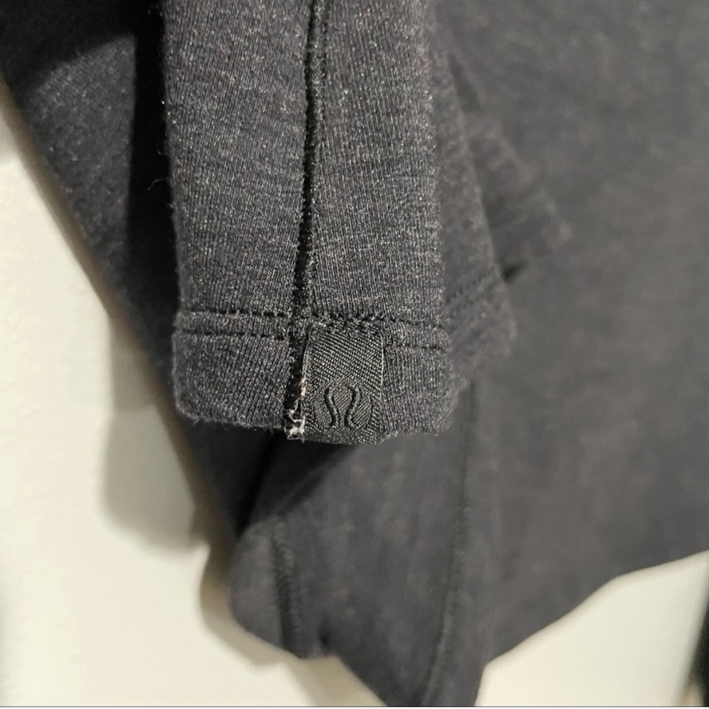 Lululemon Show Your Depth Long Sleeve pullover in Heathered Core Black - Picture 5 of 6